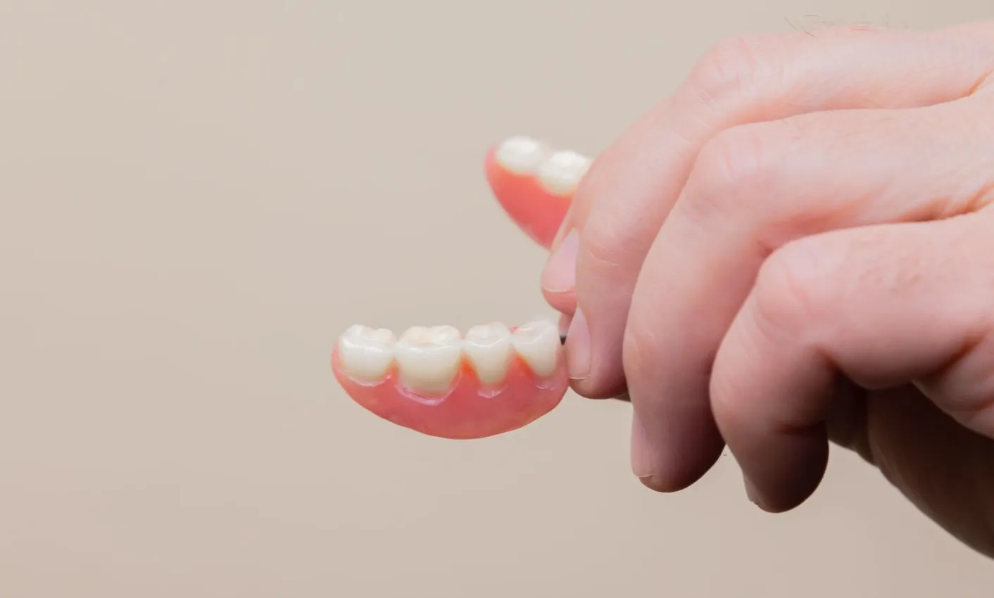 Neue Zahnprothese gefällt nicht: Was ist zu tun?